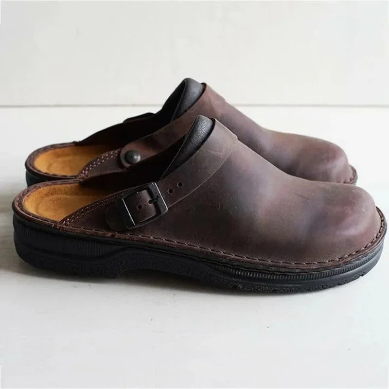 Monroe | Comfortable clogs with side strap and buckle