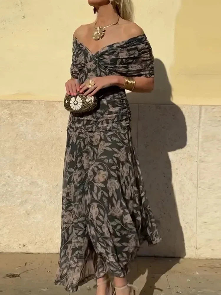 Luna | Elegant Dress With V-Neckline