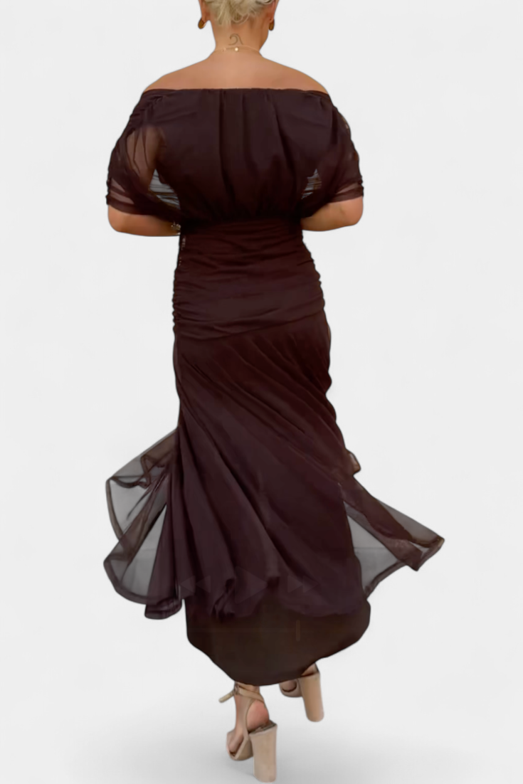 Luna | Elegant Dress With V-Neckline