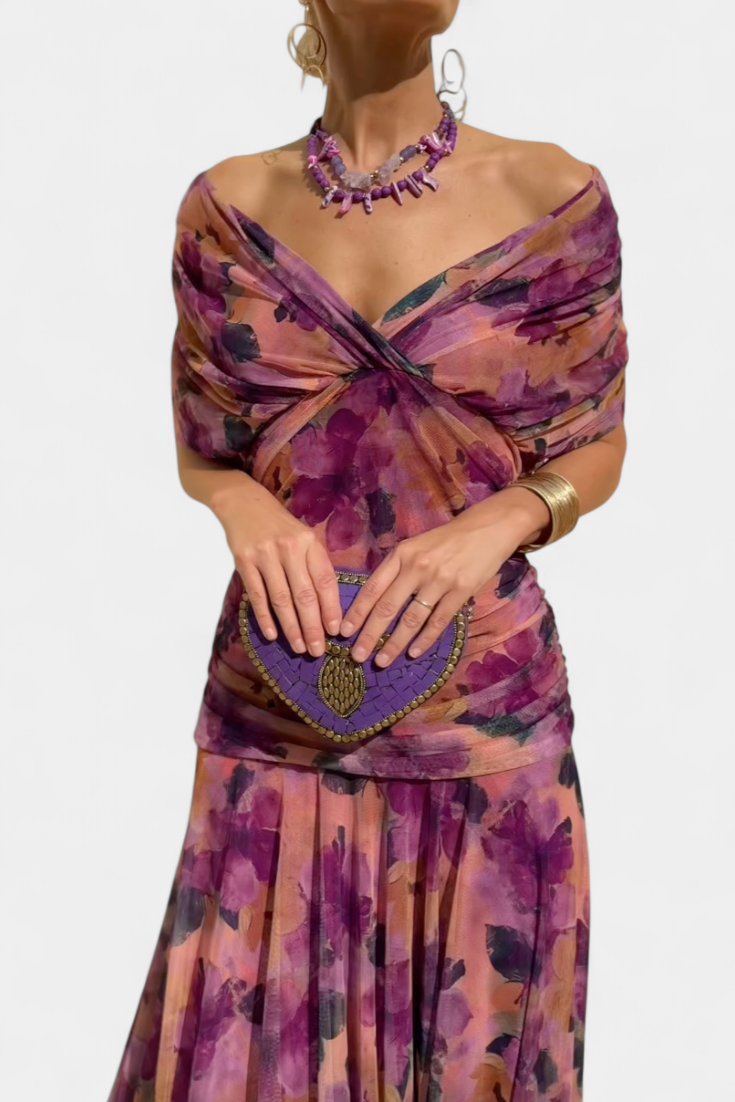 Luna | Elegant Dress With V-Neckline