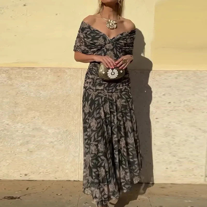 Luna | Elegant Dress With V-Neckline