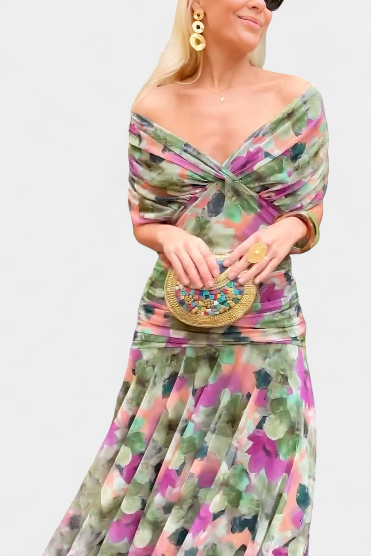 Luna | Elegant Dress With V-Neckline