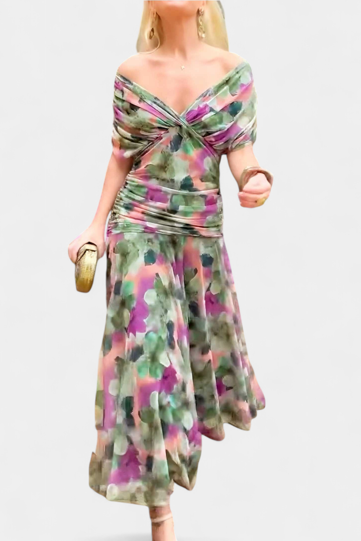 Luna | Elegant Dress With V-Neckline