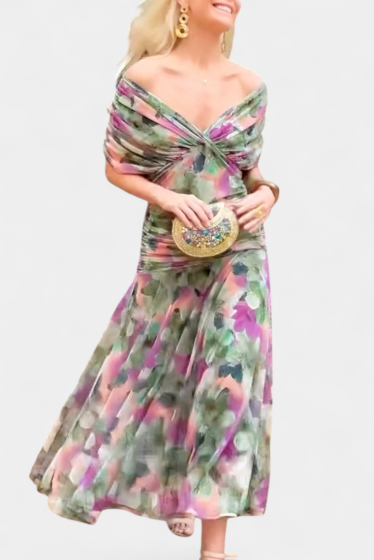 Luna | Elegant Dress With V-Neckline