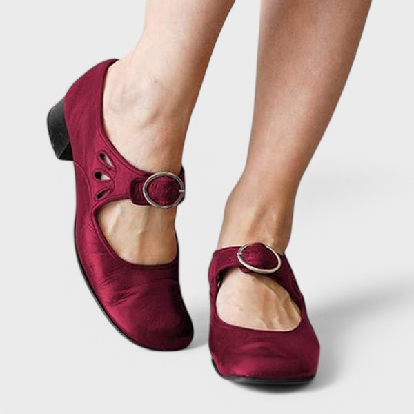 Skylar | Shoes with a Buckle