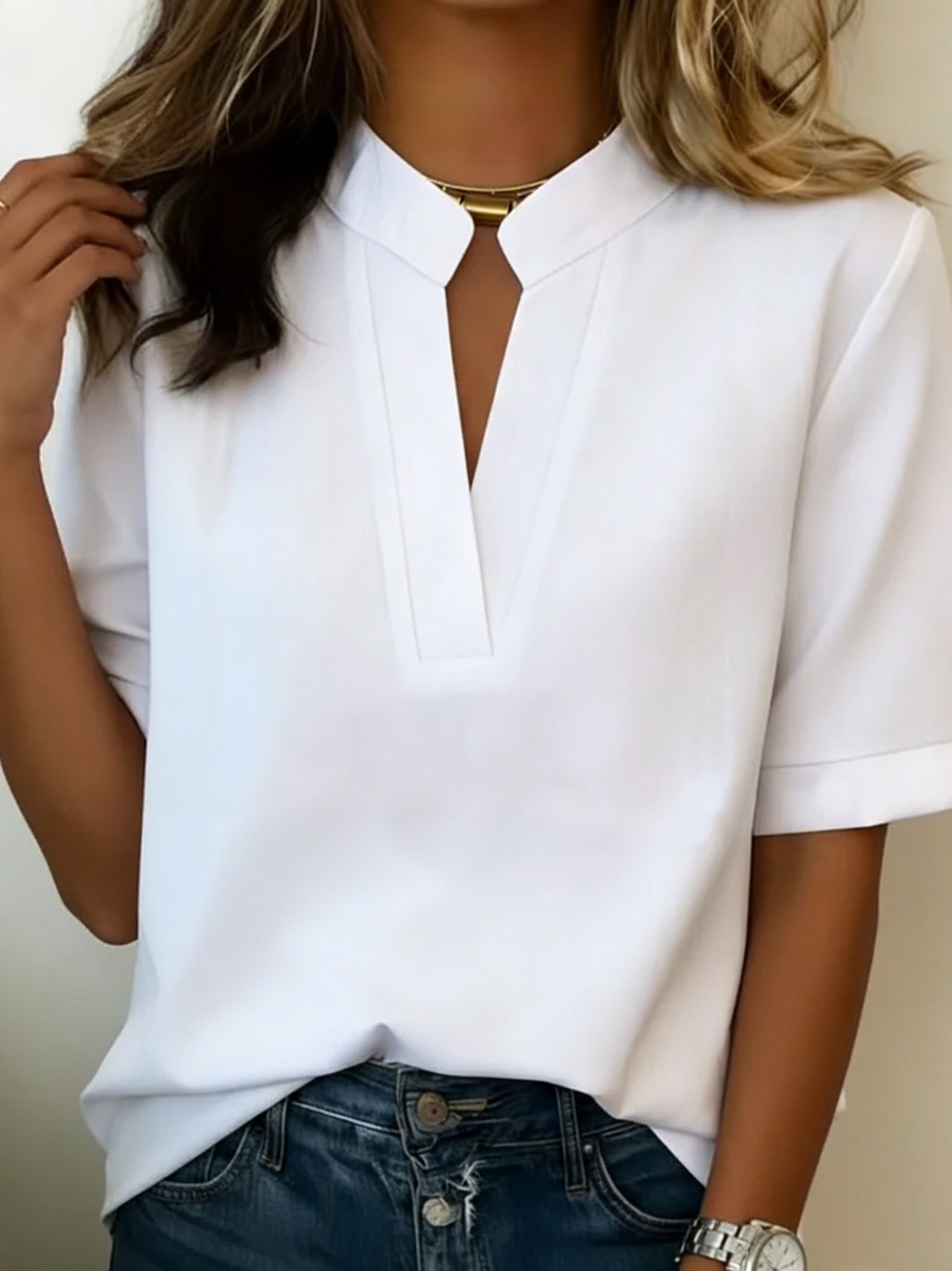 Brielle | Chic Blouse with V-Neck and Gold Detail