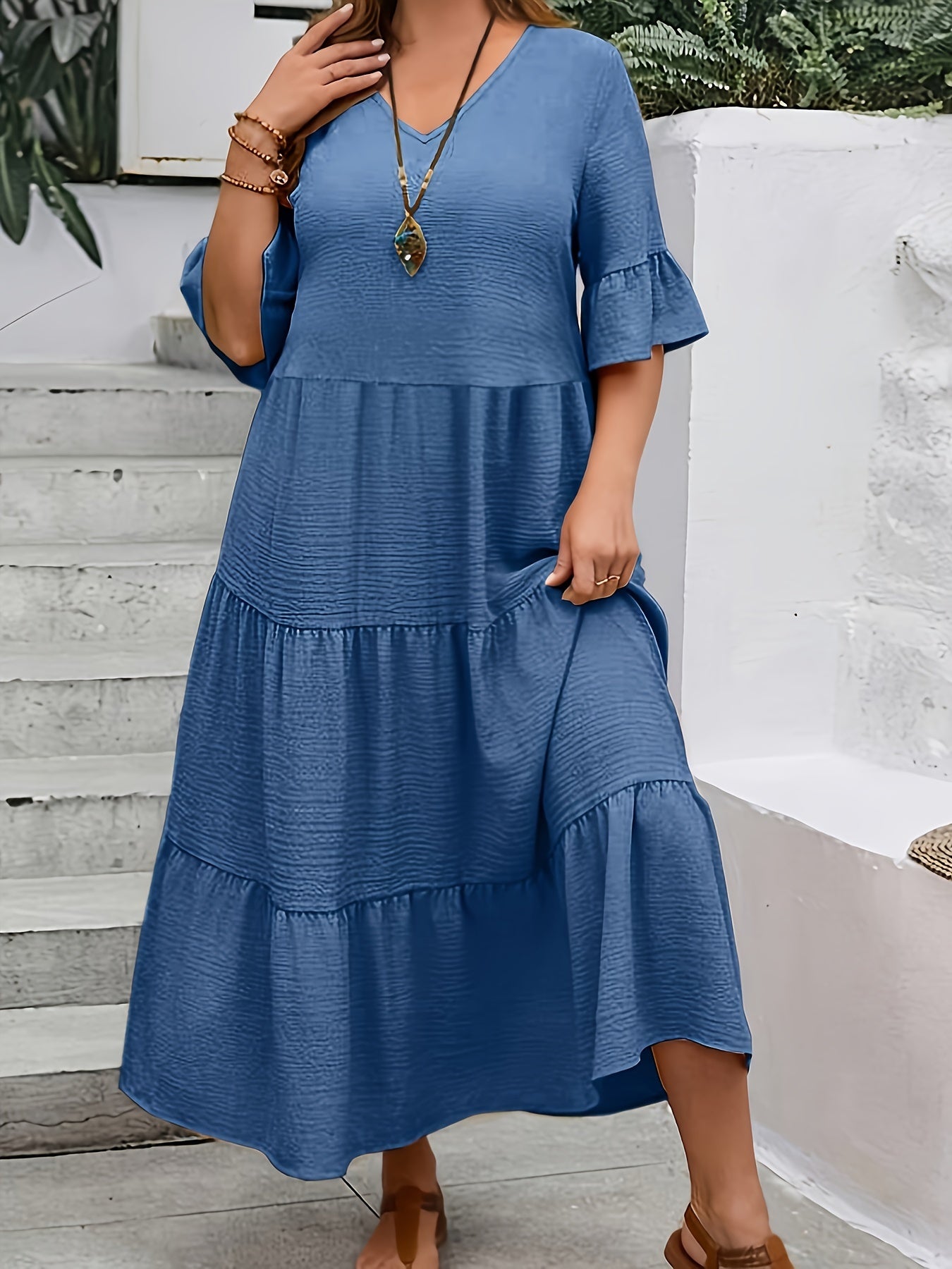 Avelisse | Graceful Flowy Dress