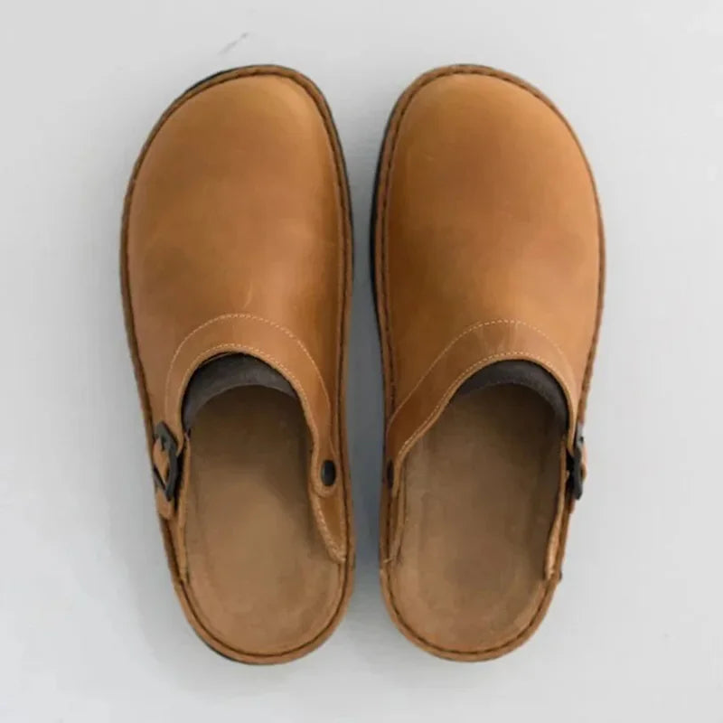 Monroe | Comfortable clogs with side strap and buckle