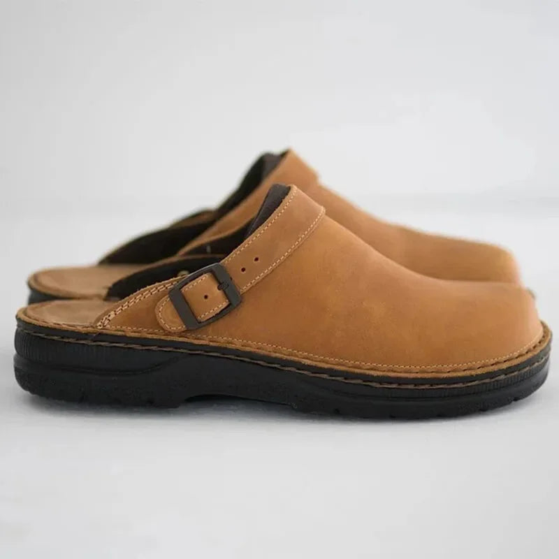 Monroe | Comfortable clogs with side strap and buckle